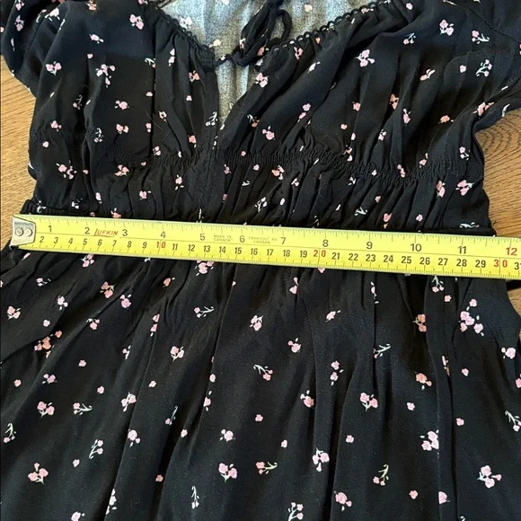 XS/PP Cotton On Pink Roses on Black Puff Sleeve Dress - Picture 7 of 9